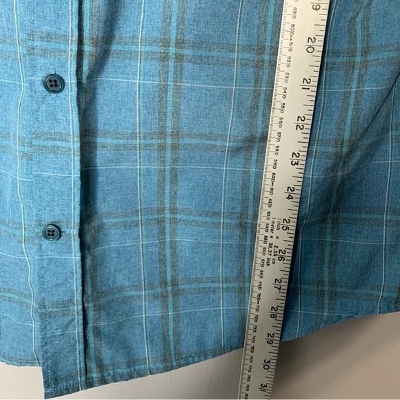 Hurley EUC blue and gray plaid dri-fit short‎ sleeve button down. Size L - Picture 5 of 10